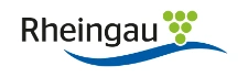 Ein grünes Trauben-Logo liegt über einem blauen Wellensymbol mit dem Wort Rheingau.