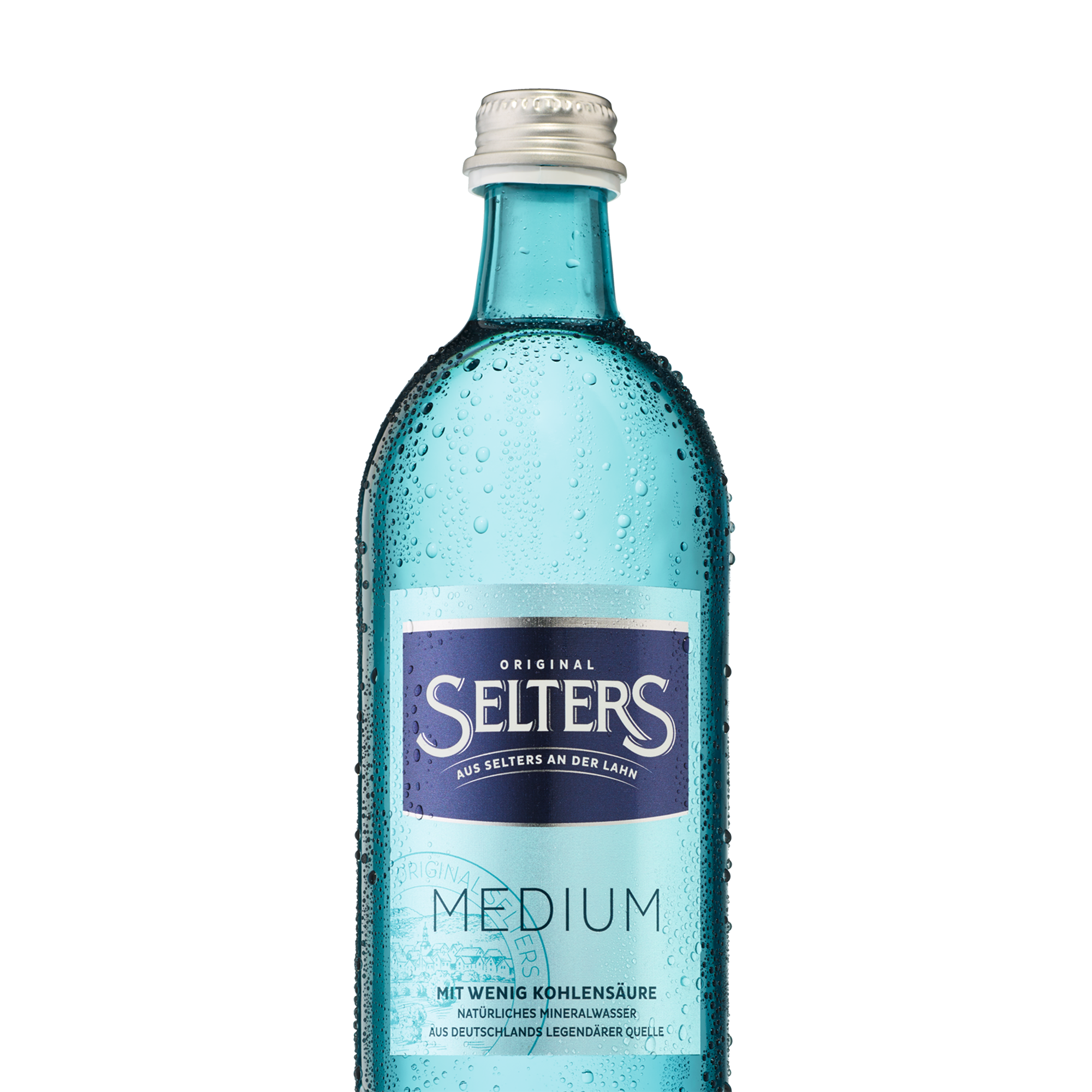 Eine Mineralwasserflasche mit Kondenswasser ist zentral abgebildet. Sie trägt ein blaues Etikett.